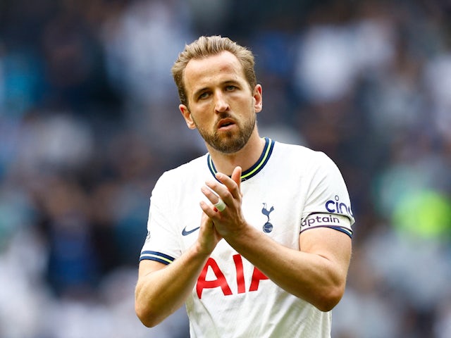 Harry Kane del Tottenham Hotspur aplaudirà els aficionats el 20 de maig de 2023