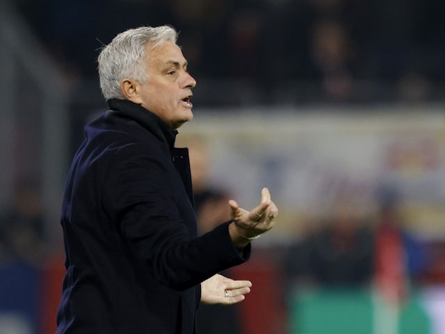 L'entrenador de la Roma, José Mourinho, reacciona el 16 de febrer de 2023