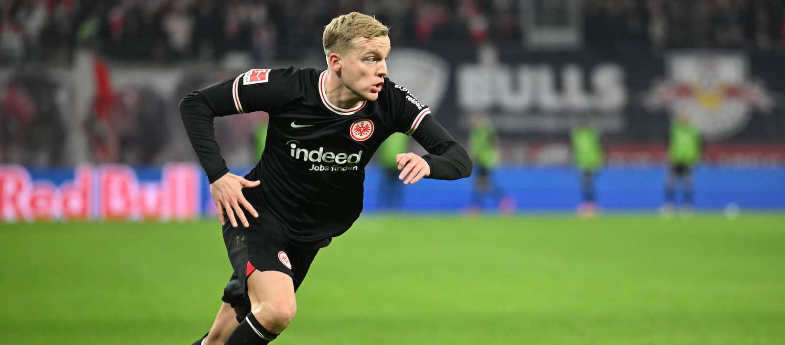 Donny van de Beek completa els 65 minuts de l'Eintracht Frankfurt en el seu empat a la Bundesliga amb el Wolfsburg - Man United News And Transfer News