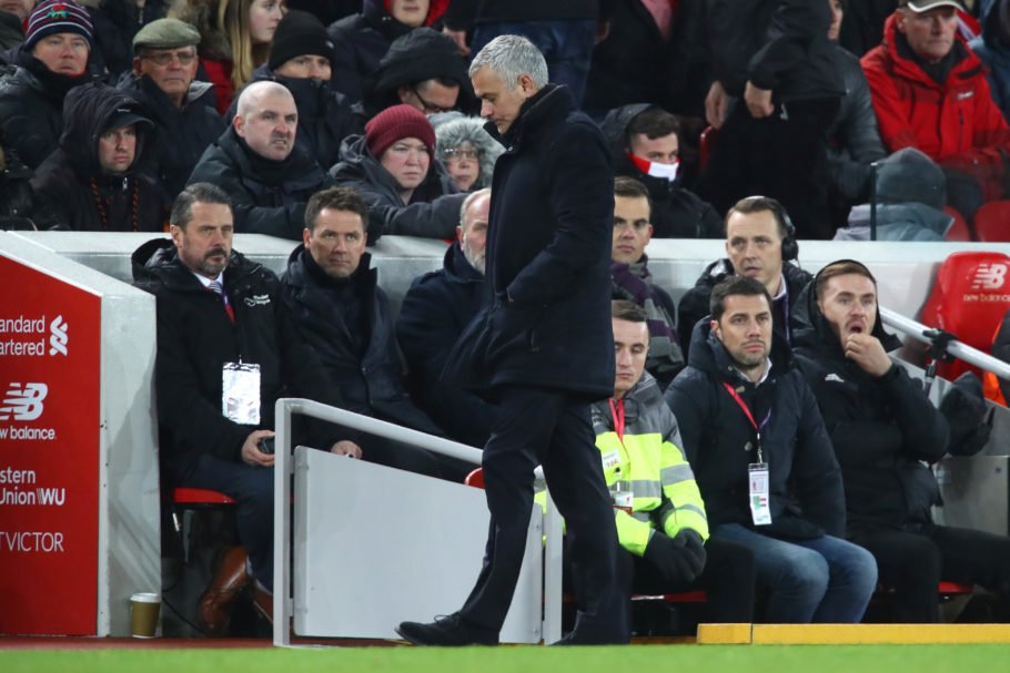 "Hi ha una oportunitat, no?": Jose Mourinho pretén cavar al Man City mentre fa broma sobre la victòria del títol del Man United - Man United News And Transfer News