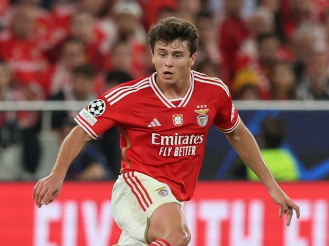 Joao Neves del Benfica en acció el 20 de setembre de 2023