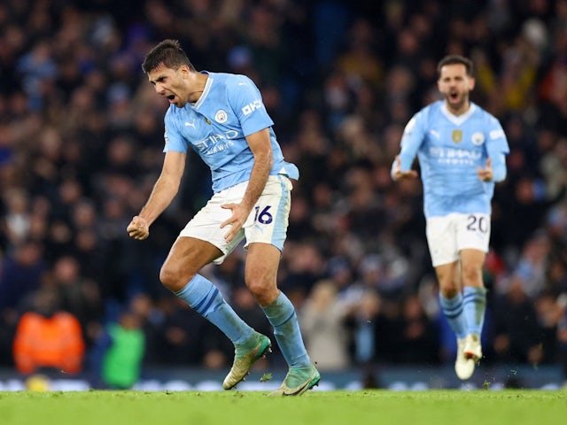 Rodri del Manchester City celebra el seu primer gol el 17 de febrer de 2024