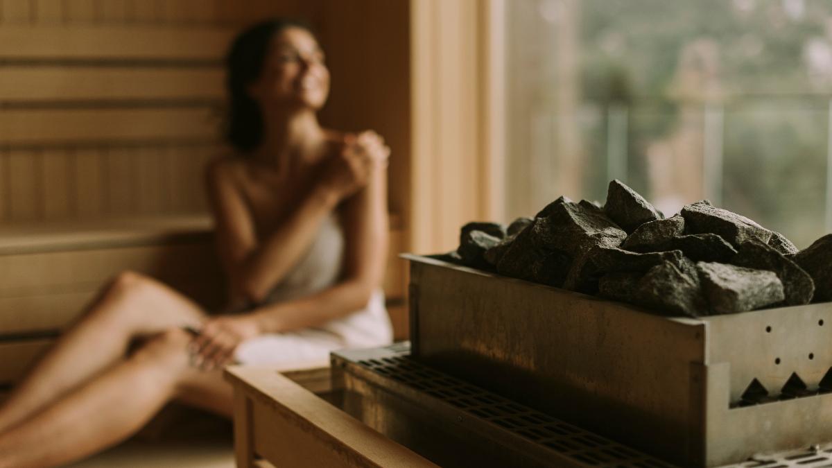 Sauna: beneficis i contraindicacions per a la pell i el cabell