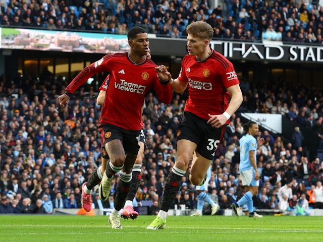 Marcus Rashford del Manchester United celebra el seu primer gol amb Scott McTominay el 3 de març de 2024