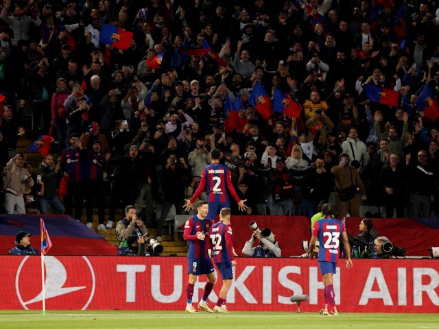 Joao Cancelo celebra el seu segon gol amb els seus companys el 12 de març de 2024