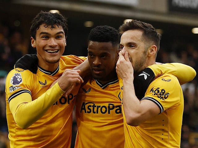 Nelson Semedo de Wolverhampton Wanderers celebra el gol contra el Fulham el 9 de març de 2024