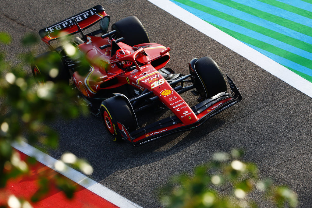 Probabilitats de podi del Ferrari Bahrain GP: predicció dels corredors d'apostes per a Leclerc i Sainz