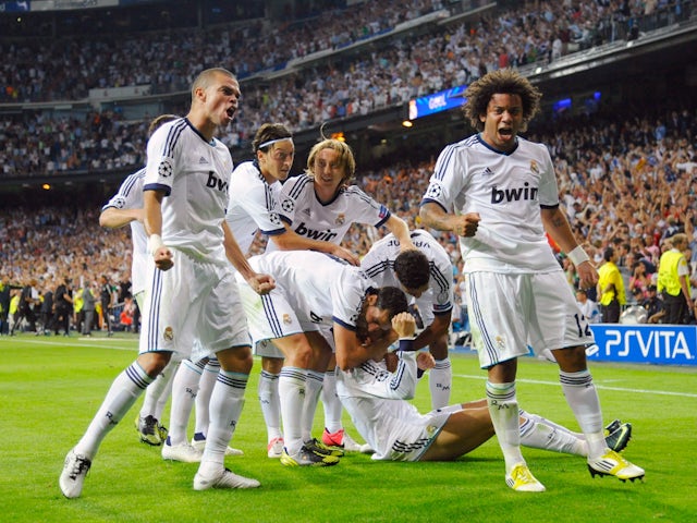 Els jugadors del Reial Madrid celebren el gol de Cristiano Ronaldo contra el Manchester City el 18 de setembre de 2012