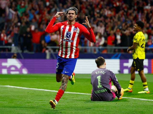 Rodrigo De Paul de l'Atlètic de Madrid celebra el seu primer gol el 10 d'abril de 2024