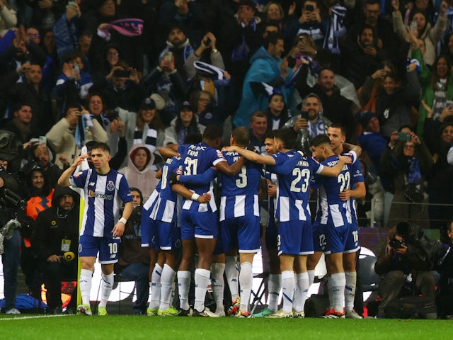El Wendell de Porto celebra el seu tercer gol amb els seus companys el 3 de març de 2024