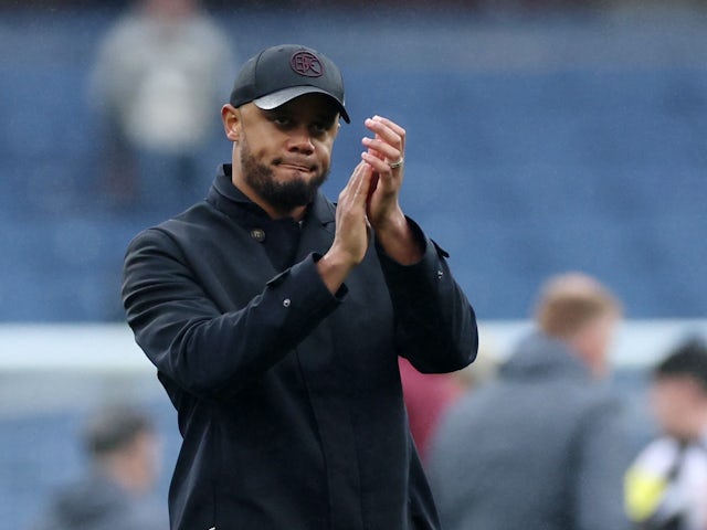 L'entrenador del Burnley, Vincent Kompany, sembla abatut després del partit del 4 de maig de 2024