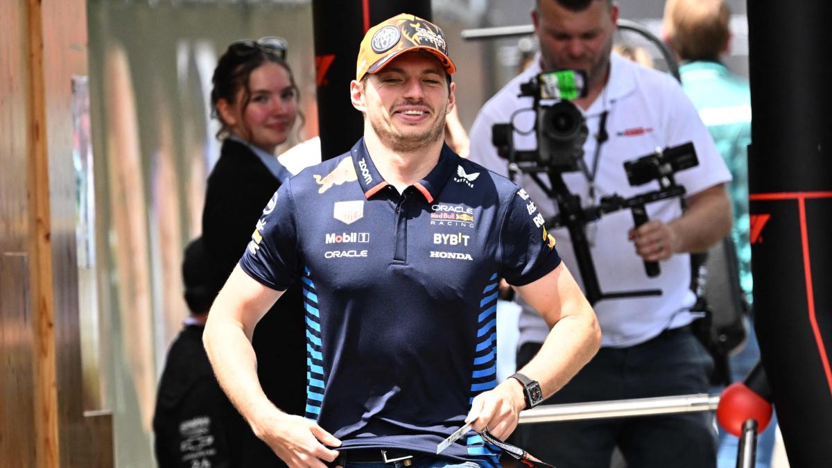 Verstappen: "Em quedo amb Red Bull 100%"