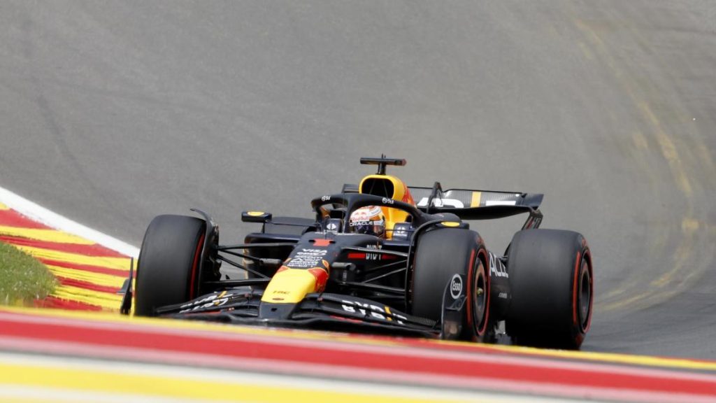 F1 GP de Bèlgica, Verstappen el més ràpid en els entrenaments lliures 1 a Piastri.  Ferrari sisè amb Leclerc