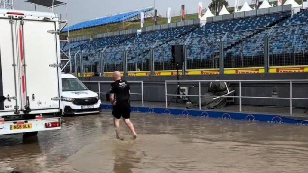 F1, tempesta a Hongria: paddock inundat i danys a l'hospitalitat de McLaren