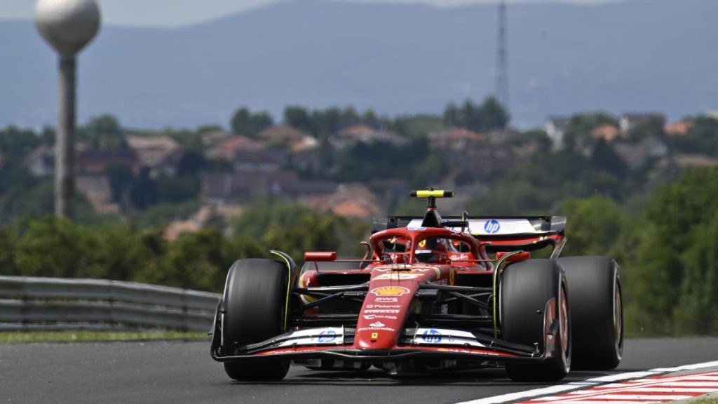 GP de F1 entrenaments lliures d'Hongria 1 Ferrari brilla: Sainz primer, Leclerc tercer