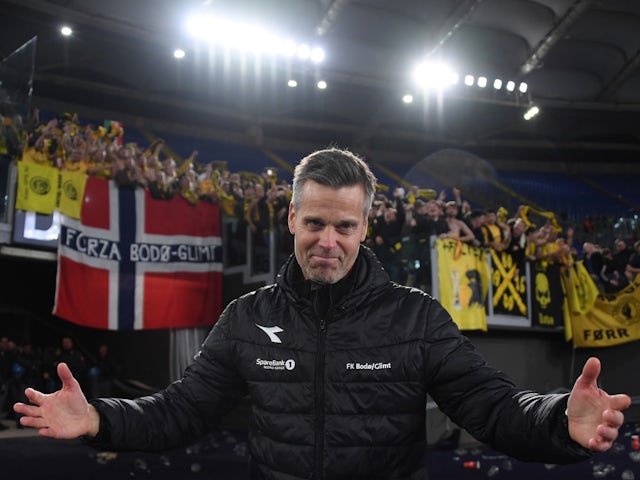 L'entrenador de Bodo/Glimt, Kjetil Knutsen, celebra després del partit del 4 de novembre de 2021